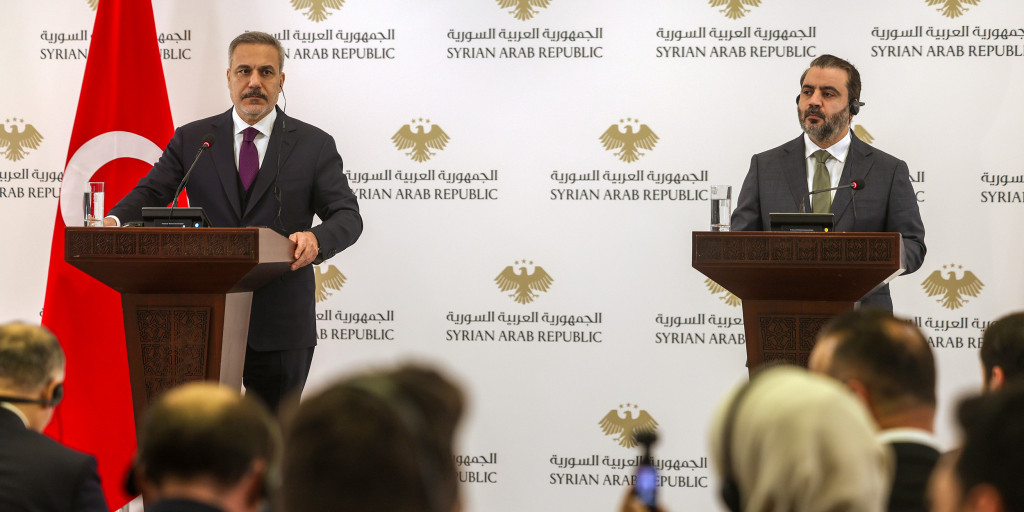 Clashes flare as top Turkish officials visit Syria ahead of deadline for Kurdish integration