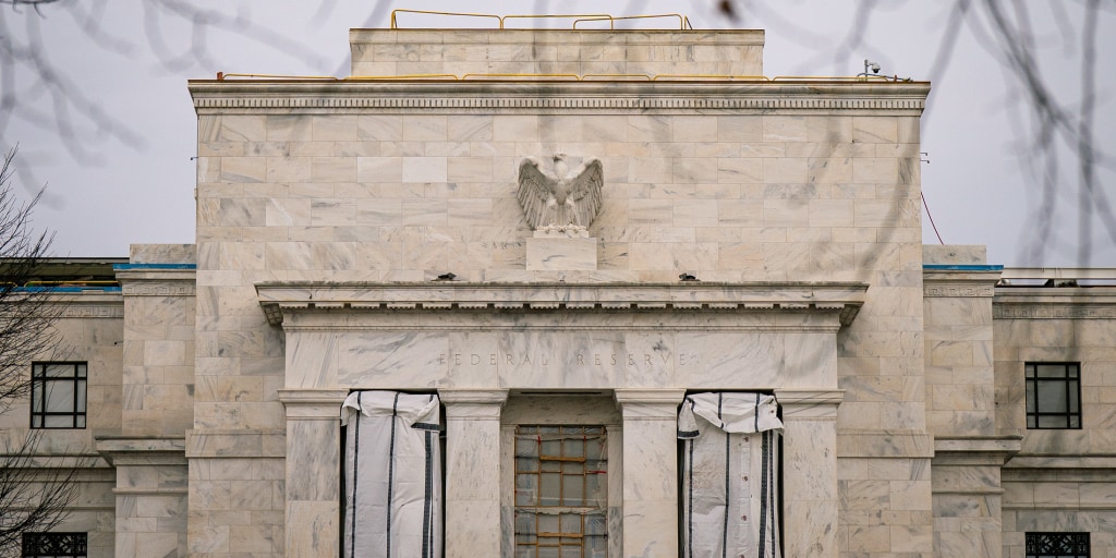 https://media-cldnry.s-nbcnews.com/image/upload/t_nbcnews-fp-1024-512,f_auto,q_auto:best/rockcms/2026-01/260129-Fed-building-aa-816-bbc4bb.jpg