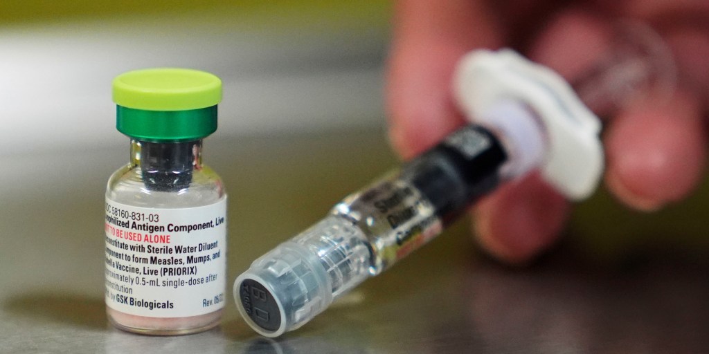 BREAKING: Two unvaccinated people die of measles in Pennsylvania, the first fatalities related to the disease in the U.S. this year.  <https://t.co/yISQOW5a2d>
