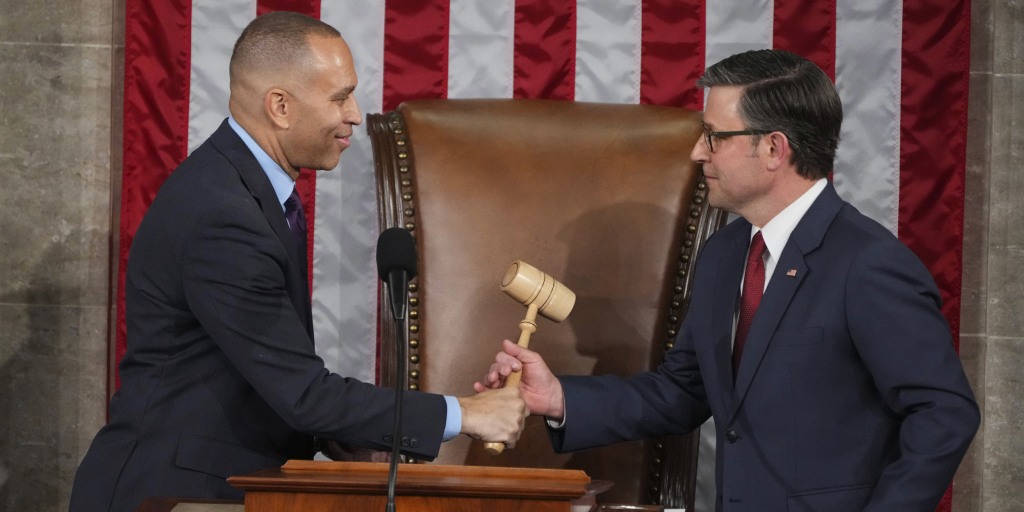 Primary Voters Favor Ideology Over Electability, Poll Finds Complications for Party Leaders