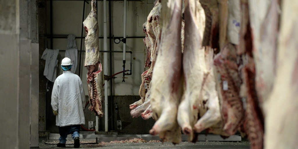 3,800 workers are set to strike Monday at one of the nation's largest  meatpacking plants