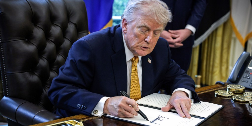 Trump's signature to appear on paper currency in a first for a sitting president
