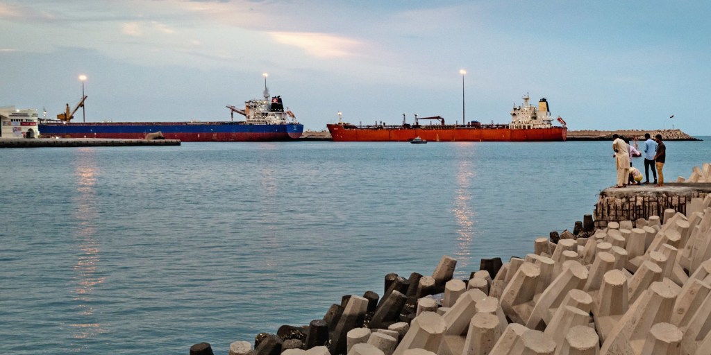 Stocks fall, oil prices rise amid doubts over U.S.-Iran talks