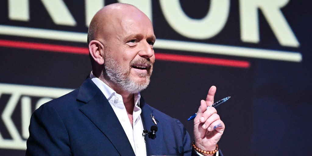 Steve Hilton, freshly endorsed by Trump, contemplates the awesome responsibility of turning California governance into a Fox News weekend segment.