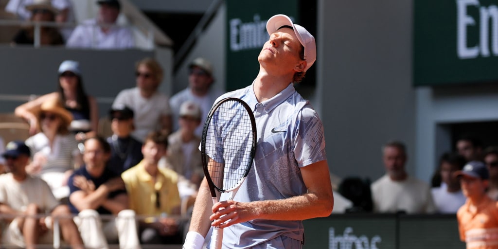 https://media-cldnry.s-nbcnews.com/image/upload/t_nbcnews-fp-1024-512,f_auto,q_auto:best/rockcms/2026-05/260527-jannik-sinner-french-open-mn-1235-c1fdaf.jpg