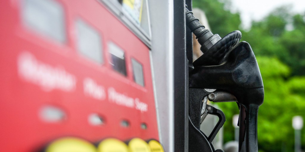 https://media-cldnry.s-nbcnews.com/image/upload/t_nbcnews-fp-1024-512,f_auto,q_auto:best/rockcms/2026-06/260601-gas-station-pump-vl-1053a-9d00fc.jpg