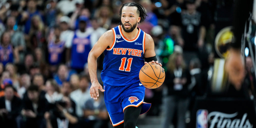 It’s nothing but net for “Saturday Night Live” later this month as the show announced that New York’s own Jalen Brunson will be the first host for the show’s 52nd season.