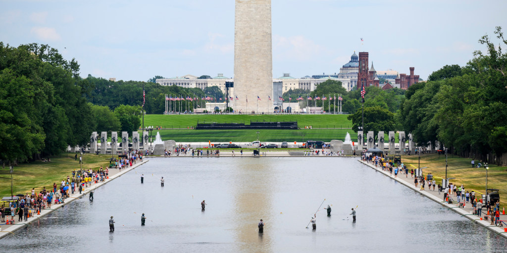 At least five people arrested for allegedly tampering with Reflecting Pool, officials said