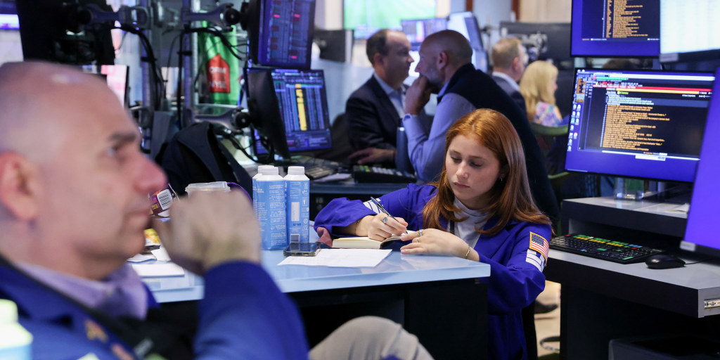 https://media-cldnry.s-nbcnews.com/image/upload/t_nbcnews-fp-1024-512,f_auto,q_auto:best/rockcms/2026-06/260623-nyse-mb-1120-396d42.jpg