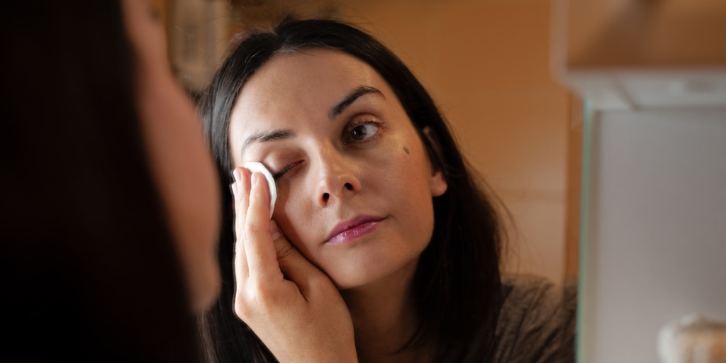 Not only do makeup wipes not actually cleanse skin, they may have a negative environmental impact, experts tell @​nbcselected <https://t.co/1DOh3wJV5m>
 [↧](htt