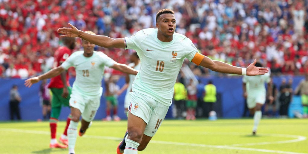 https://media-cldnry.s-nbcnews.com/image/upload/t_nbcnews-fp-1024-512,f_auto,q_auto:best/rockcms/2026-07/260710-kylian-mbappe-mn-0945-c082f7.jpg