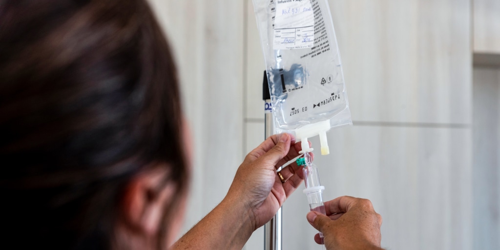 A nationwide shortage of a chemotherapy drug that is a mainstay of treatment for several cancers, including testicular cancer, is forcing doctors to scramble to
