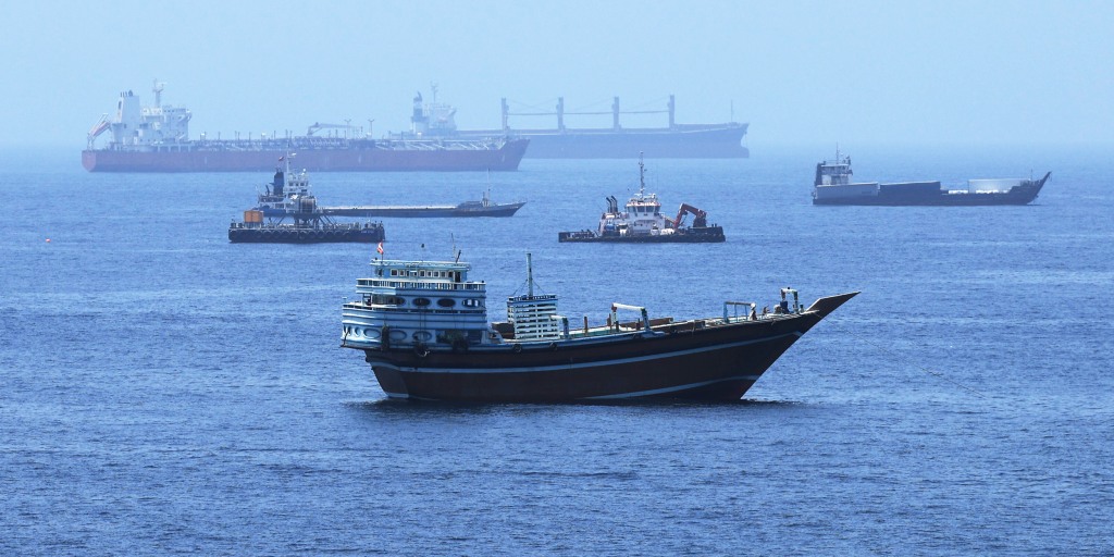 Iran’s Islamic Revolutionary Guard Corps vows to keep the crucial waterway closed as long as U.S. “wrongdoing in the region” continues. <https://t.co/E0I6a8OJDZ