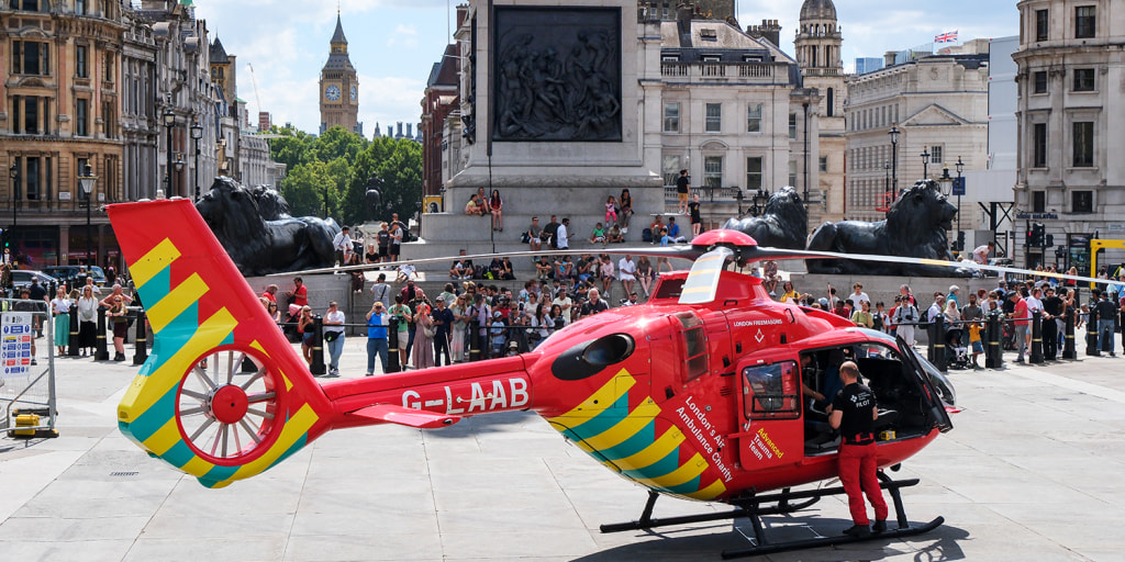 A woman has been arrested after four people were stabbed in London's Covent Garden, police say. <https://t.co/VjdlukHRon>
 [↧](https://t.co/VjdlukHRon)