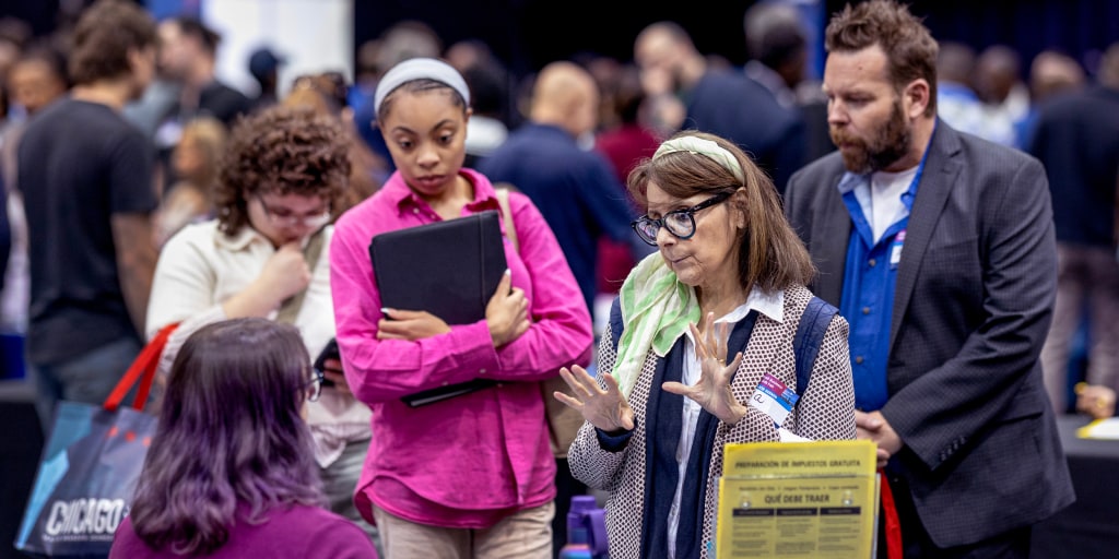 https://media-cldnry.s-nbcnews.com/image/upload/t_nbcnews-fp-1024-512,f_auto,q_auto:best/rockcms/2026-08/260806-job-fair-ch-0949-3e7dc6.jpg