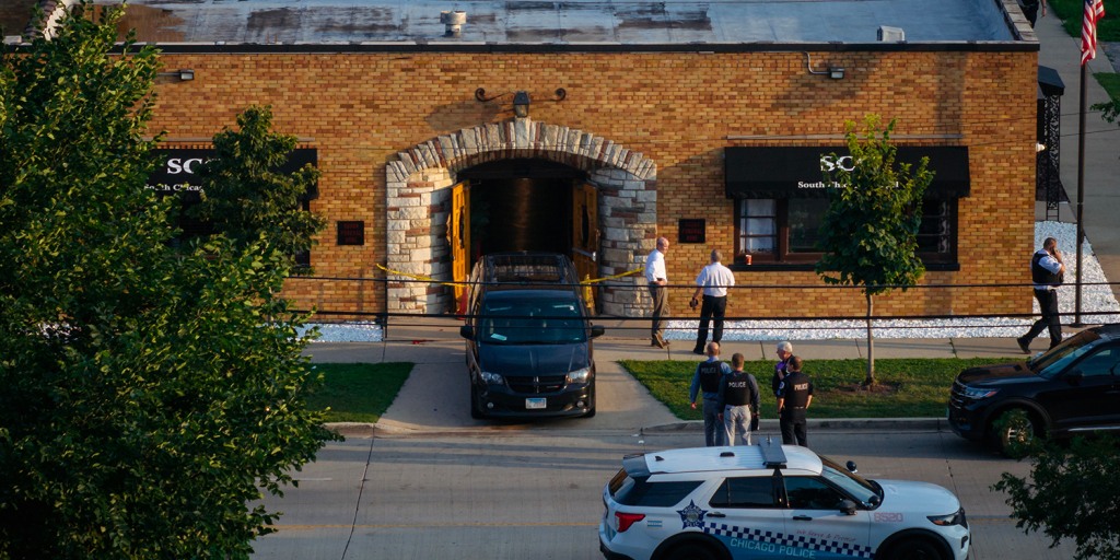 An investigation is launched after more than 50 decomposing bodies were found improperly stored in a Chicago funeral home, authorities say.  <https://t.co/LU4mE