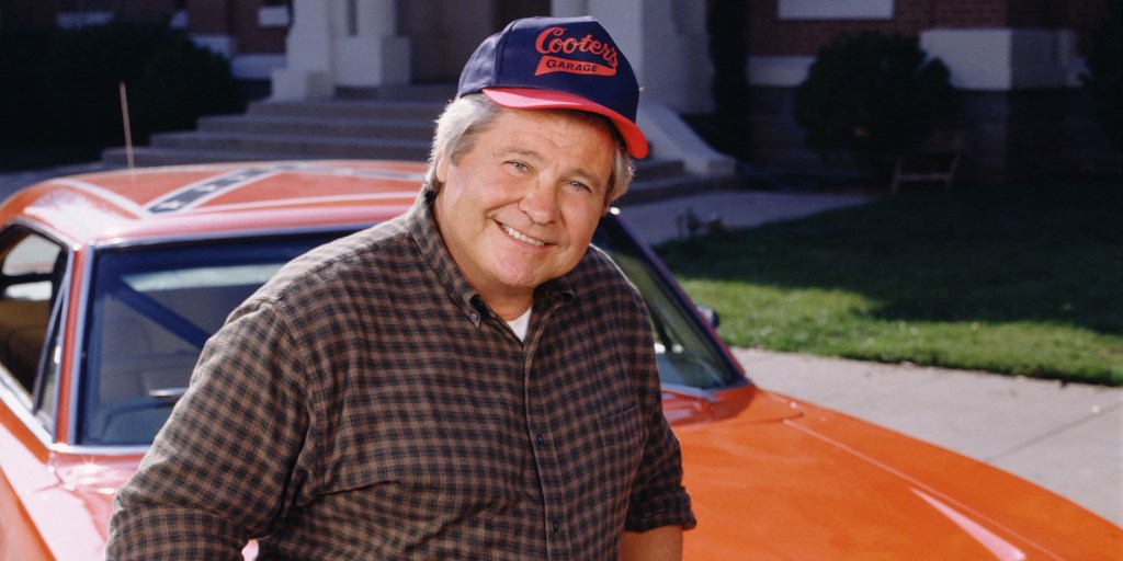 Ben Jones, the man known as both Cooter from “The Dukes of Hazzard” television series and a former U.S. congressman from Georgia, has died at 84. <https://t.co/