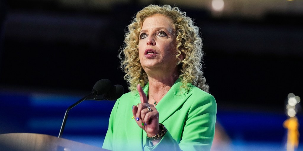 Rep. Debbie Wasserman Schultz faces criticism amid run for Florida district long held by Black Democrats <https://t.co/lq009162Sh>
 [↧](https://t.co/lq009162Sh)