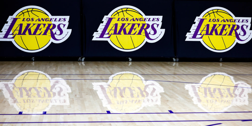 BREAKING: The Los Angeles Lakers are being sold for $12 billion to Josh Kushner and former Disney CEO Bob Iger.  <https://t.co/bUqUKCwdHR>
 [↧](https://t.co/bUq