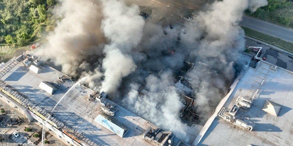 Russian and Ukrainian attacks kill 5 people a day after deadly shopping mall drone strike by Moscow