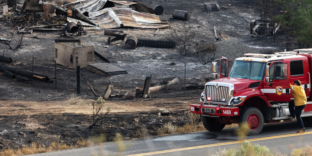 An out-of-control wildfire that jumped over fire trucks in northwest Reno, Nevada, where authorities urged some 90,000 people to evacuate. <https://t.co/i1hMZuT