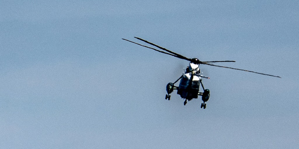 Controllers warned Marine One pilots of communications issue days before near-miss with jet, NTSB says