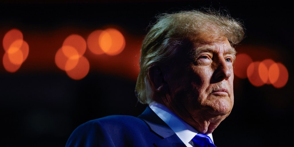 President Trump tries to turn one of his biggest political vulnerabilities into a strength for Republicans, making the war with Iran a key focus of his speech at the party’s midterm convention.