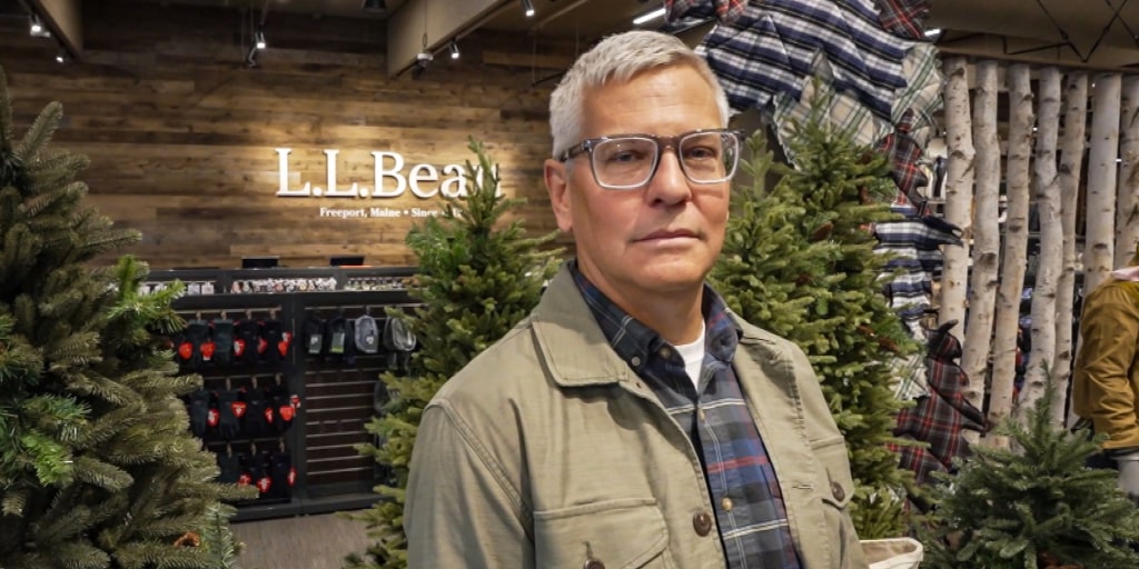 https://media-cldnry.s-nbcnews.com/image/upload/t_nbcnews-fp-1024-512,f_auto,q_auto:best/rockcms/2026-09/260911-ll-bean-business-in-america-10-ew-220p-25639c.jpg
