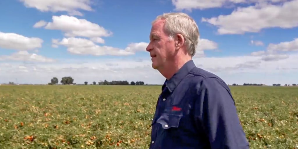 Kraft Heinz CEO Steve Cahillane is betting $700 million that innovation and marketing can revive some of America’s pantry staples for a new generation of consumers.