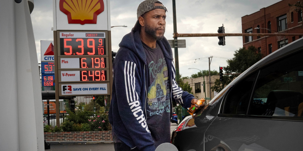 U.S. gas prices approached their highest level of the year Friday, after the national average rose another 3 cents overnight.