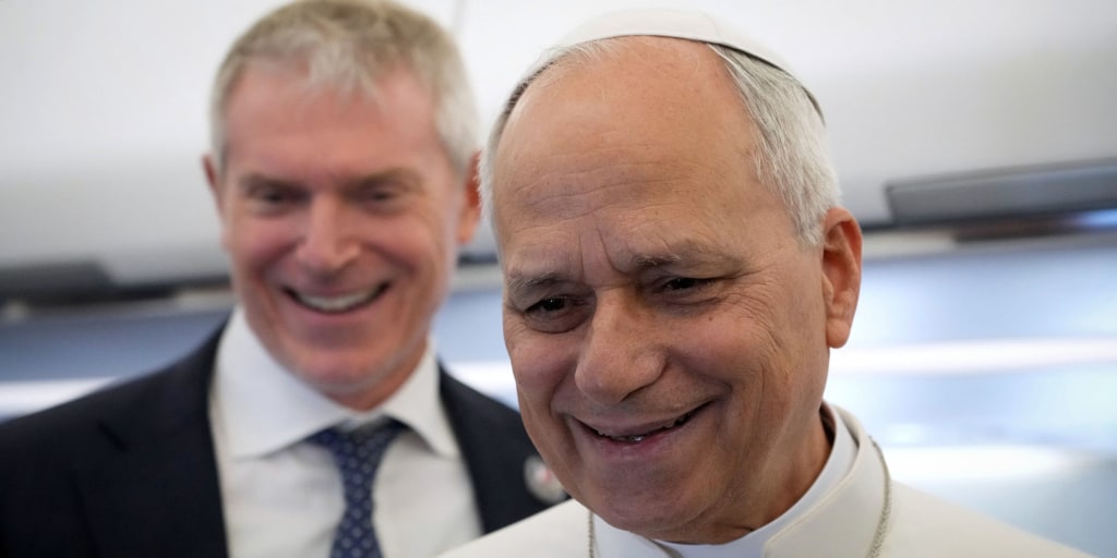 Pope Leo says he welcomes journalists to chronicle his travels, in sharp contrast to President Trump, who recently kicked three news outlets out of the White House before having to undo that ban.