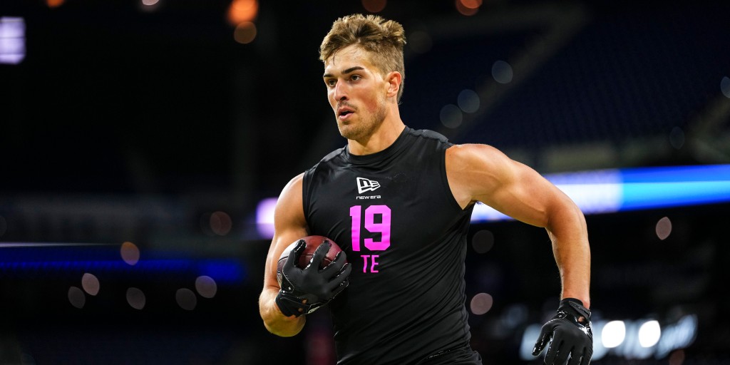 New England Patriots tight end Eli Raridon and his wife, Anna Raridon, announce the death of their newborn son, who they say never went home after he was born.