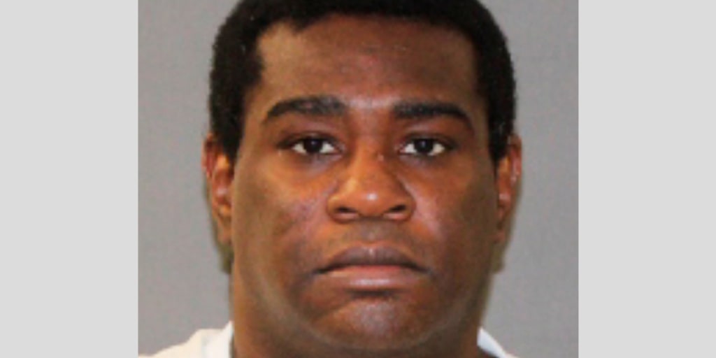 Lawyers for a Texas man who fatally shot a convenience store clerk ask a judge to pause his execution by lethal injection, citing the failed execution of Christa Pike in Tennessee.