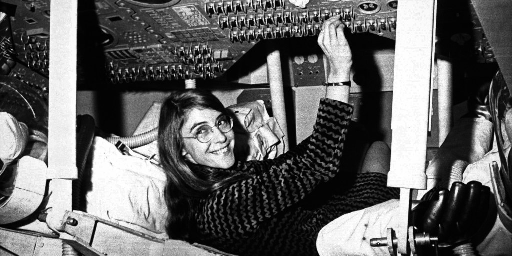 Margaret Hamilton, who led a software team for NASA's Apollo program, dies at 90