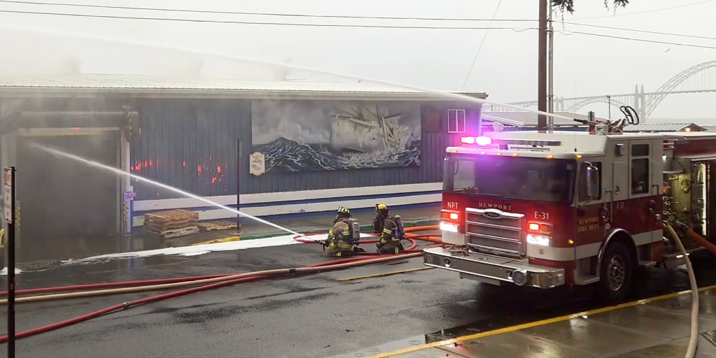 261025-newport-oregon-fire-ww-1515-8ca04d.jpg