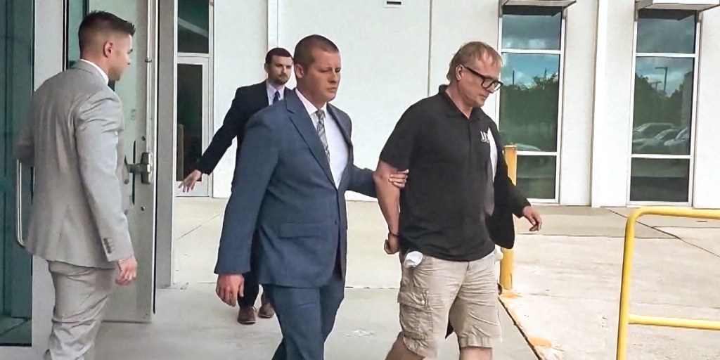 A fresh look at cell phone data and text messages led to the arrest of a Florida man accused of murdering his ex-fiancée in 2011, unsealed court documents reveal.