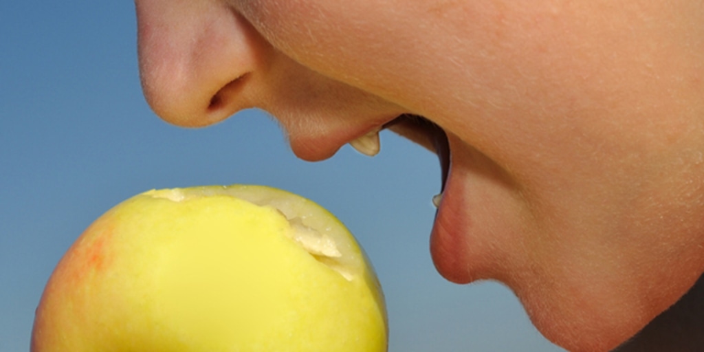 why-do-my-lips-tingle-after-eating-an-apple-lipstutorial