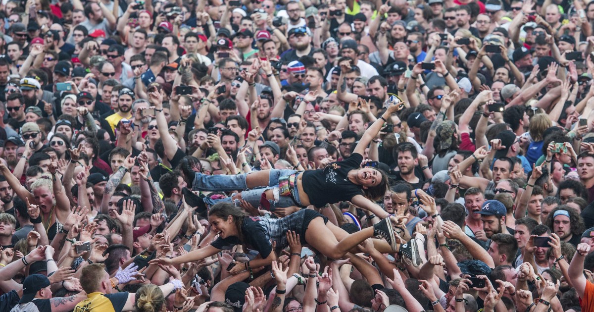 Crowd Surfing Stripped