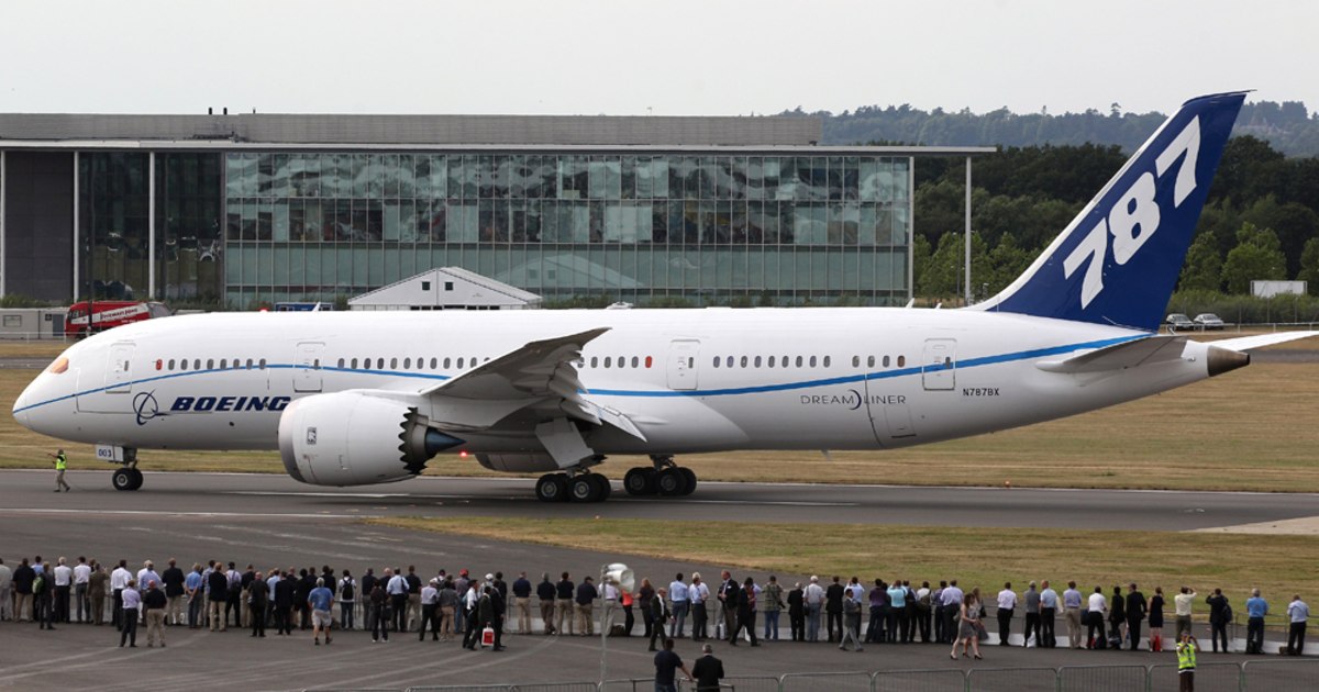 Boeing delays first 787 delivery