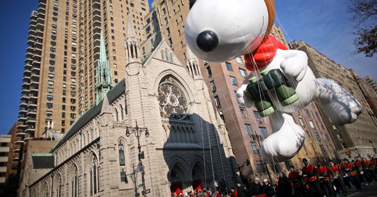 Revelers crowd NYC streets for Macy's parade