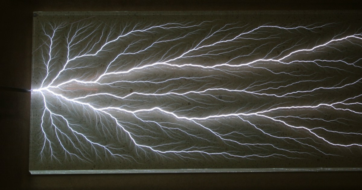 Lightning helps create artificial blood vessels