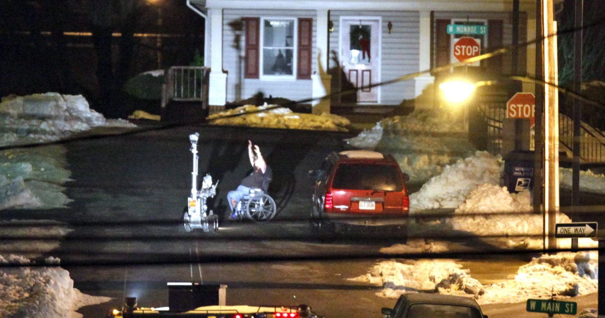 Virginia post office standoff ends peacefully