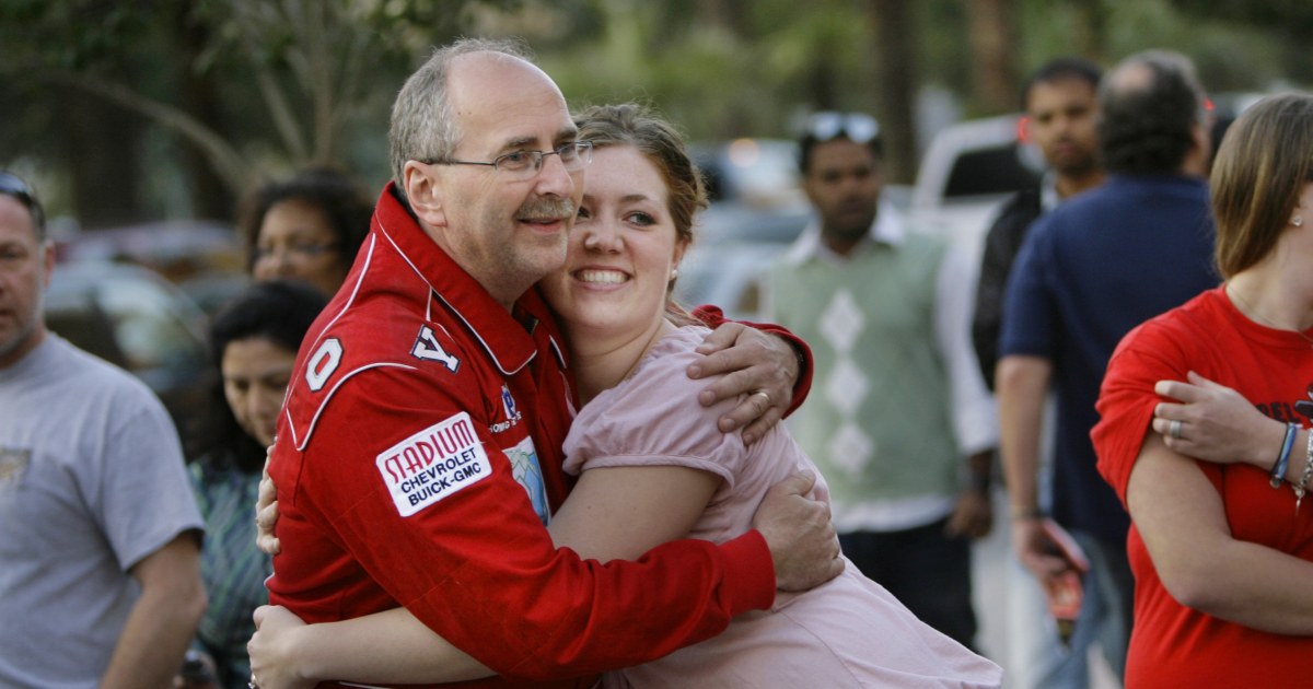Embracing history: Ohio man sets hugs record