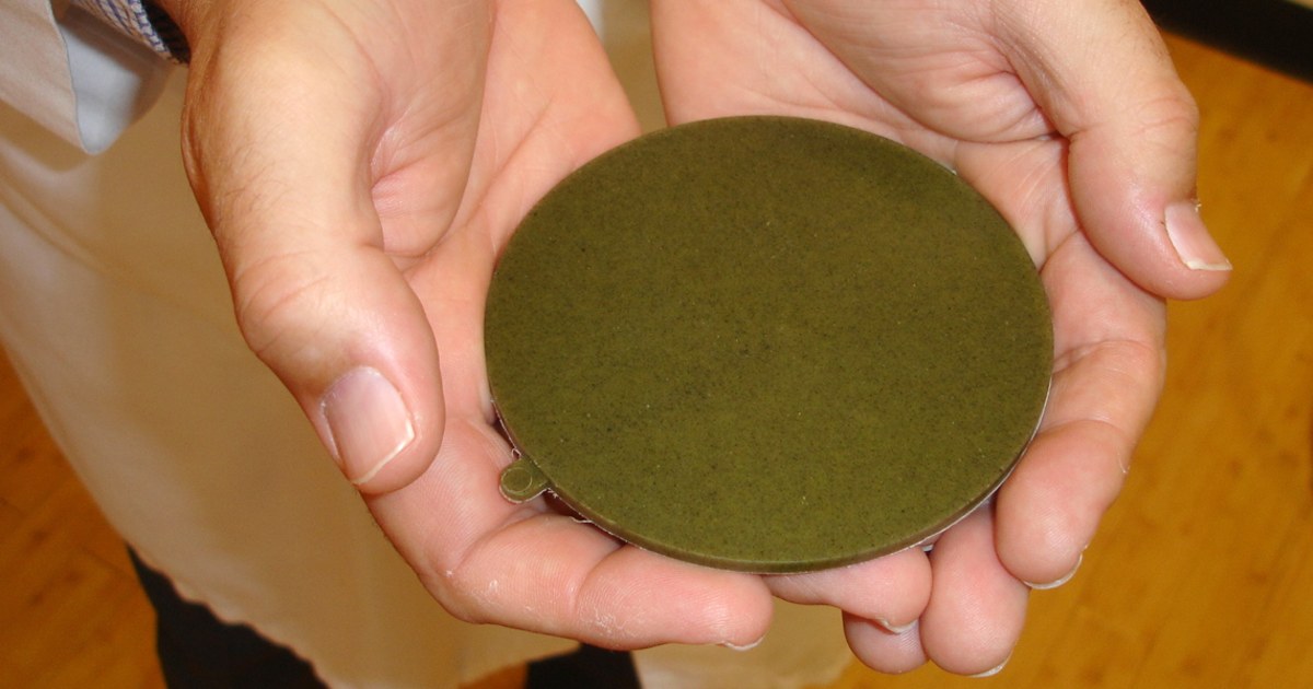 Plastic made from algae is crazy green