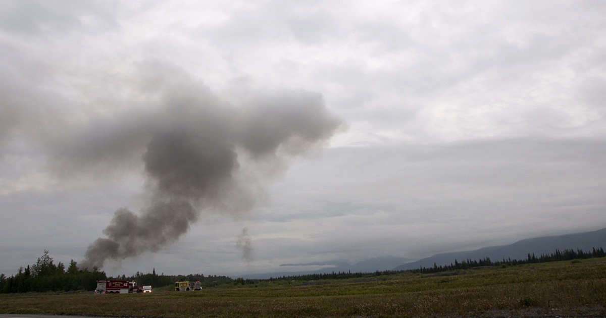 Air show to go on after 4 killed in Alaska plane crash