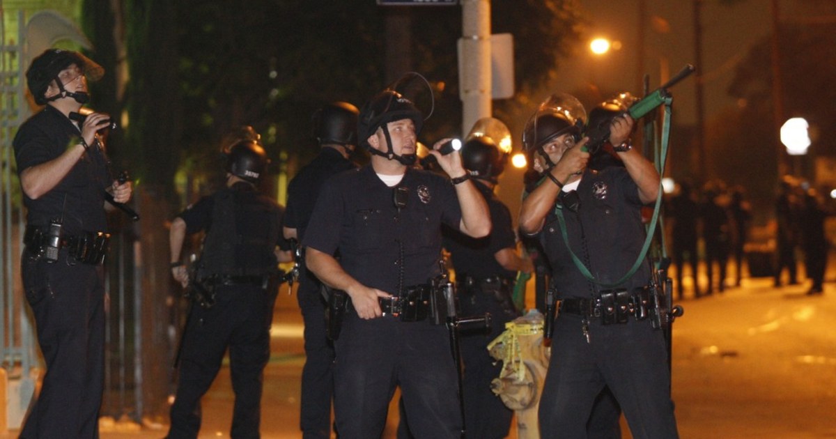 Protesters Police Clash Over La Immigrant Death 