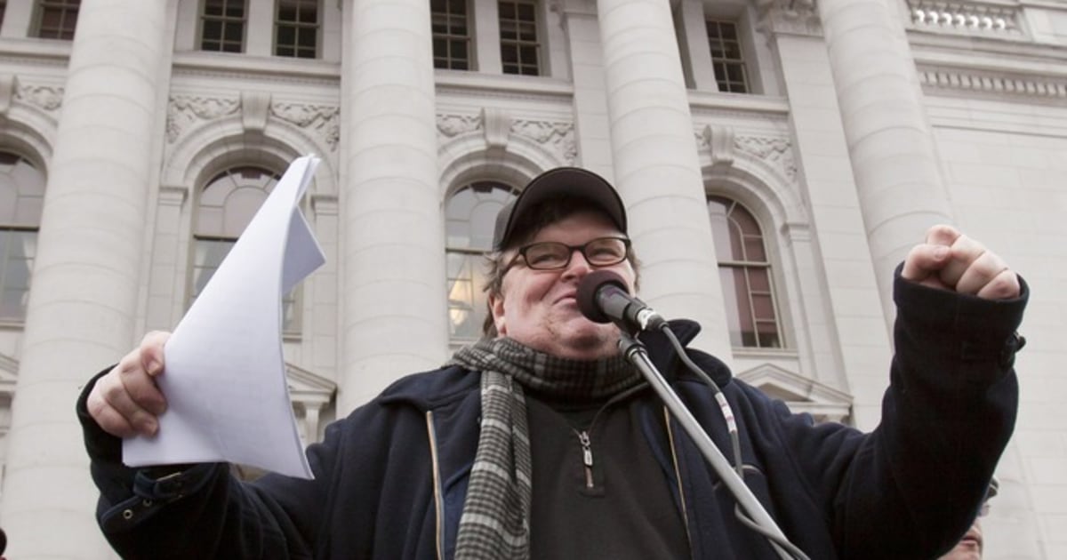 filmmaker-michael-moore-rallies-wis-pro-union-protesters