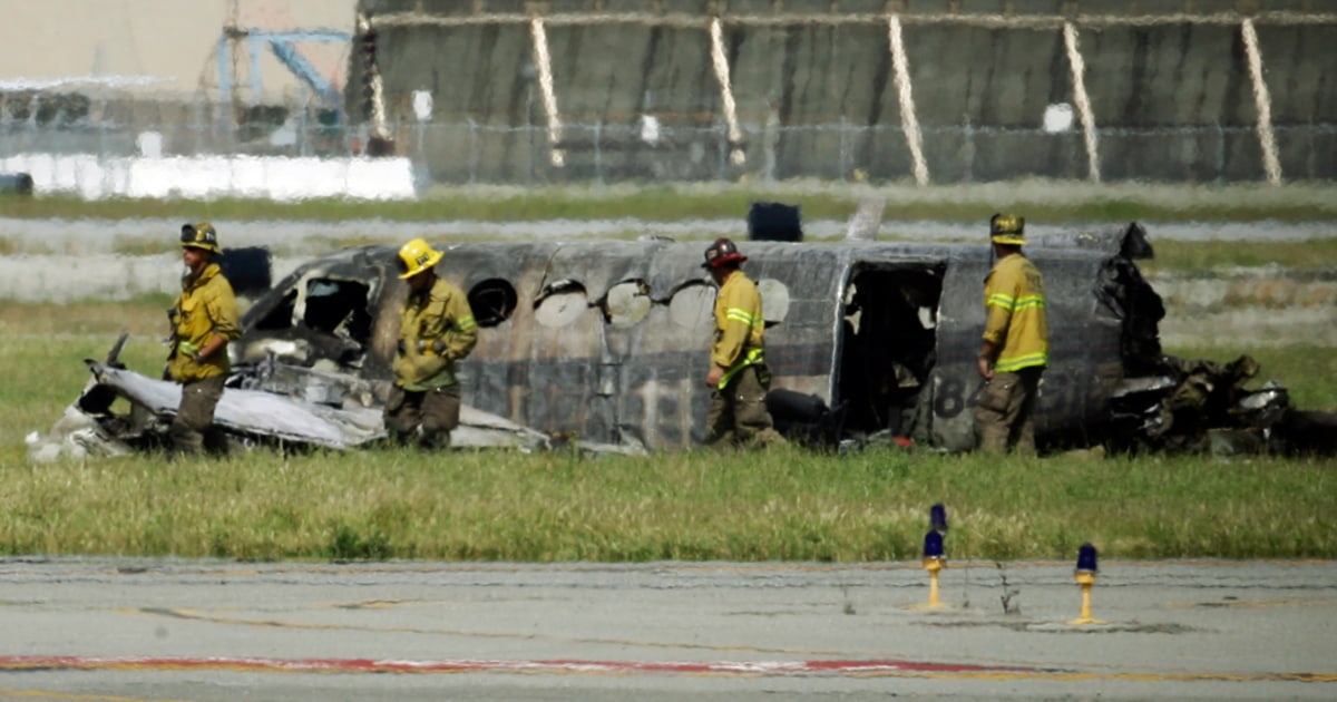 5 dead as plane crashes at Long Beach airport