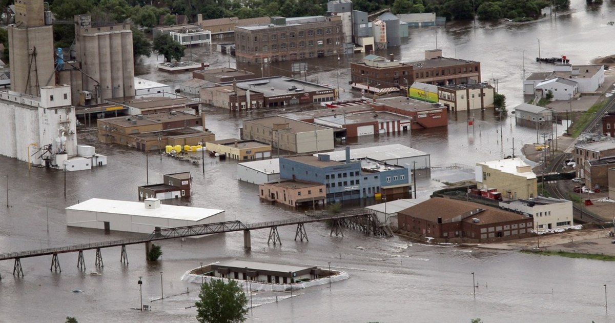 Flood Waters Stop Rising In Minot N D   110626 Floods Hmed 1p 