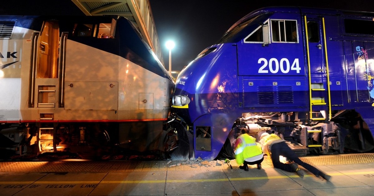 'Awful jolt' Headon Amtrak crash injures 16 in Oakland, Calif.